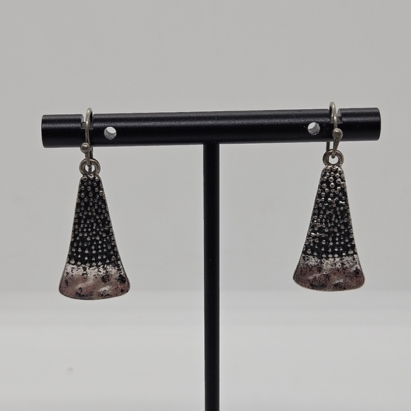 textured triangular silver tone dangle earrings - Picture 1 of 3